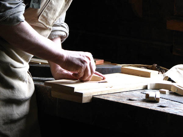 Nuestra <strong>carpintería de madera en  Rourell (El)</strong> es una empresa de <strong>herencia familiar</strong>, por lo que  contamos con gran <strong>experiencia </strong>en la profesión.